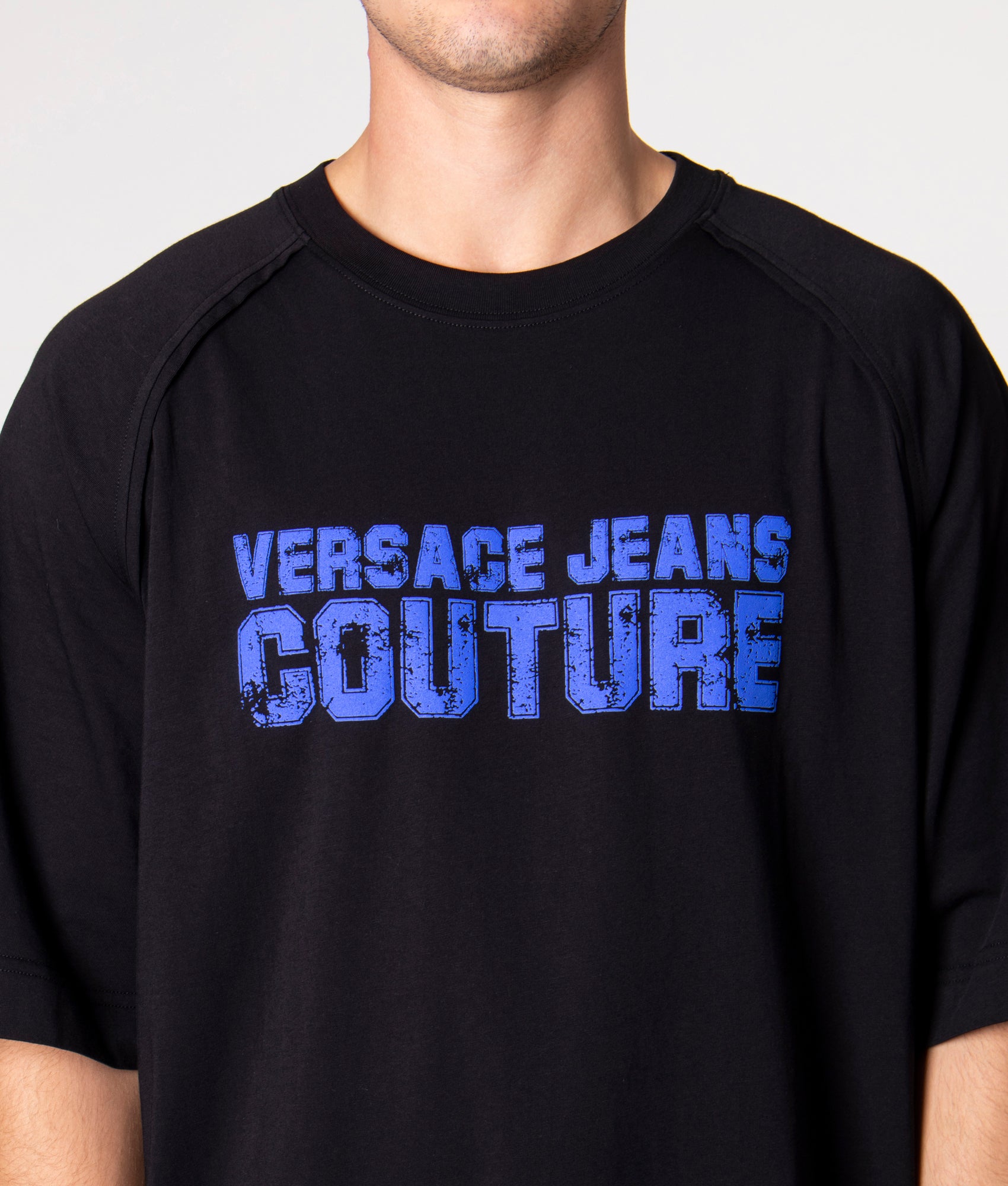 Oversized College Logo T-shirt Black | Versace Jeans Couture | EQVVS