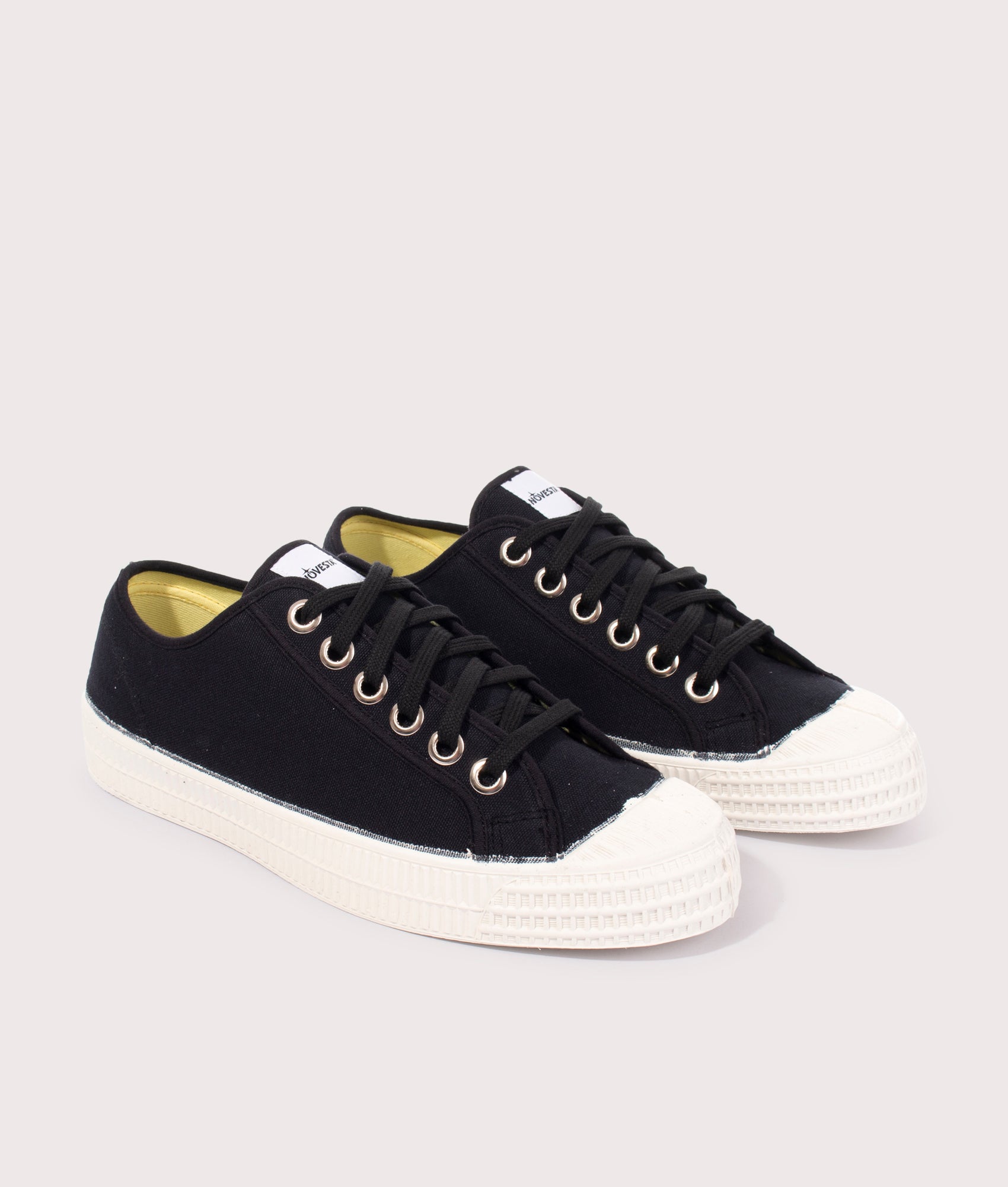 Star-Master-Black-Novesta-EQVVS