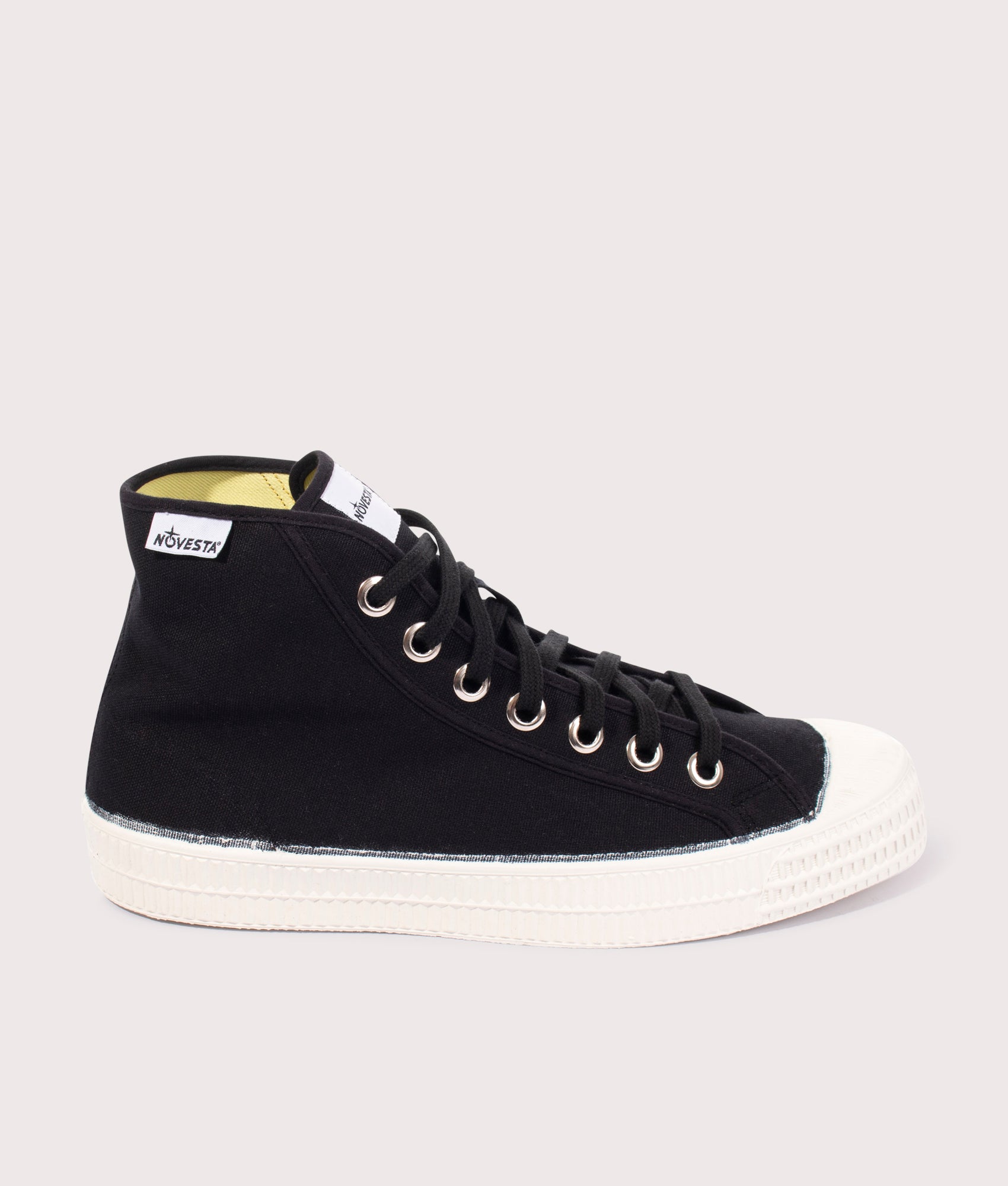 Star-Dribble-Black-Novesta-EQVVS