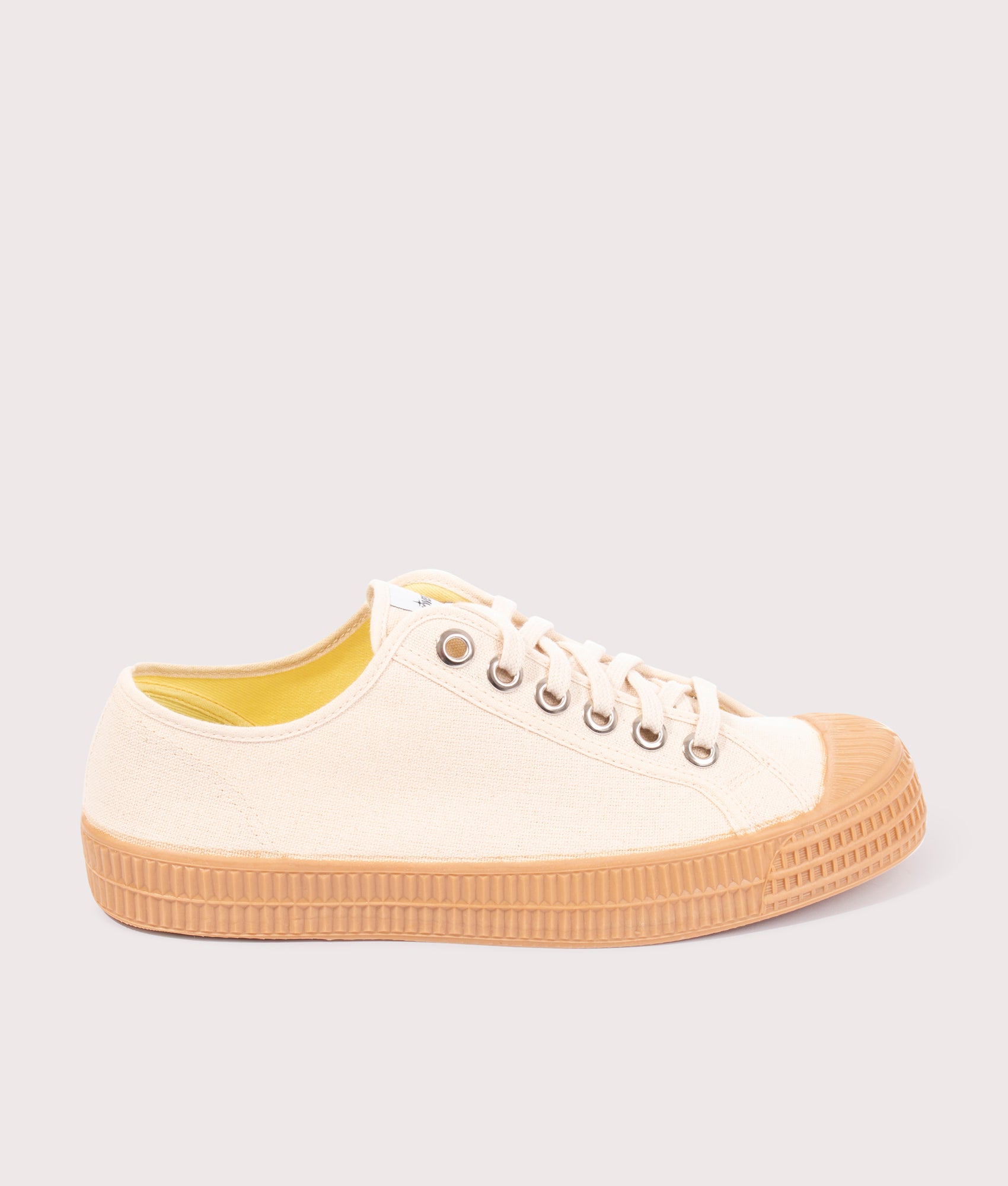 Star-Master-Trainers-Beige-Novesta-EQVVS