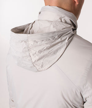 KRAKATAU NM39 PENROSE Insulated Jacket in light Grey at EQVVS. Model, detail.