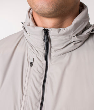 KRAKATAU NM39 PENROSE Insulated Jacket in light Grey at EQVVS. Model, detail.