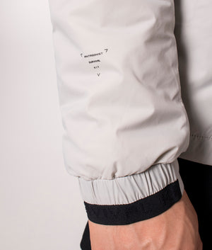 KRAKATAU NM39 PENROSE Insulated Jacket in light Grey at EQVVS. Model, detail.
