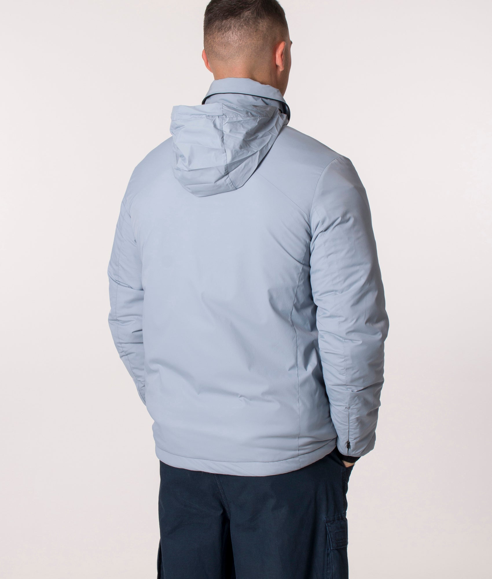 KRAKATAU NM39 PENROSE Insulated Jacket in Light Blue. EQVVS. Model, reverse. 