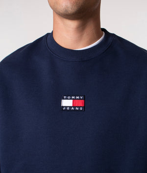 Relaxed-Fit-Tommy-Badge-Sweatshirt-Twilight-Navy-Tommy-Jeans-EQVVS