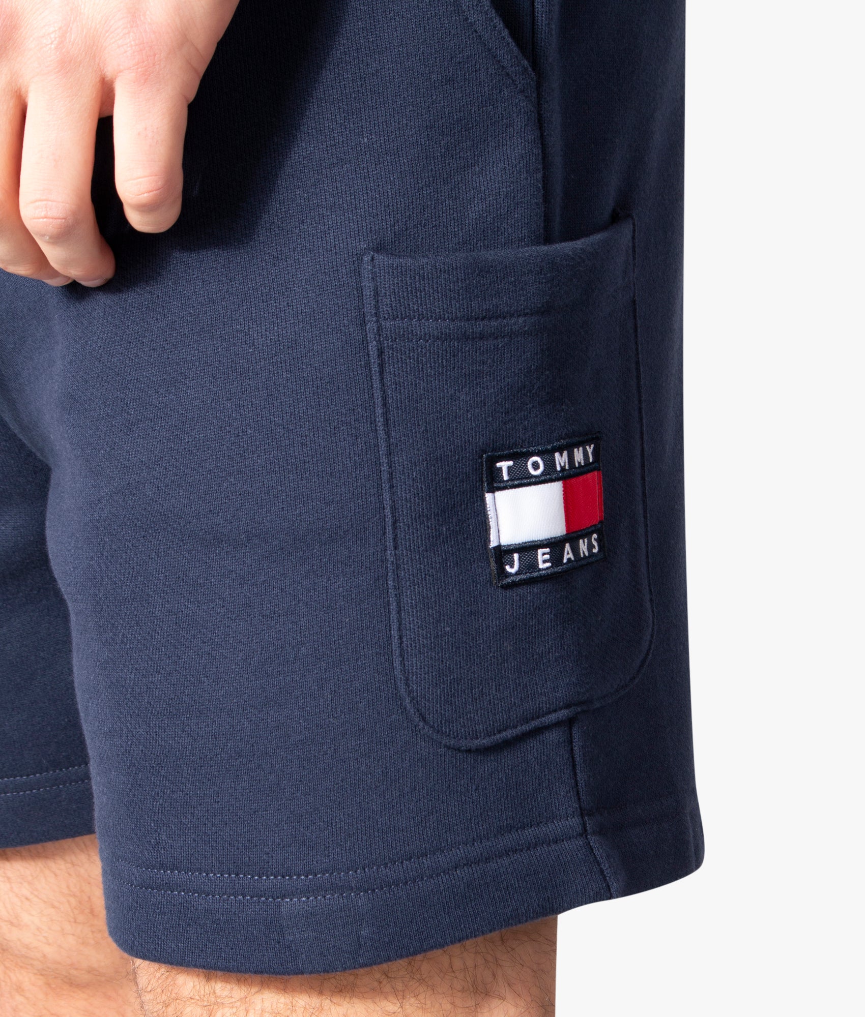 Tommy-Badge-Relaxed-Fit-Cargo-Shorts-Twilight-Navy-Tommy-Jeans-EQVVS
