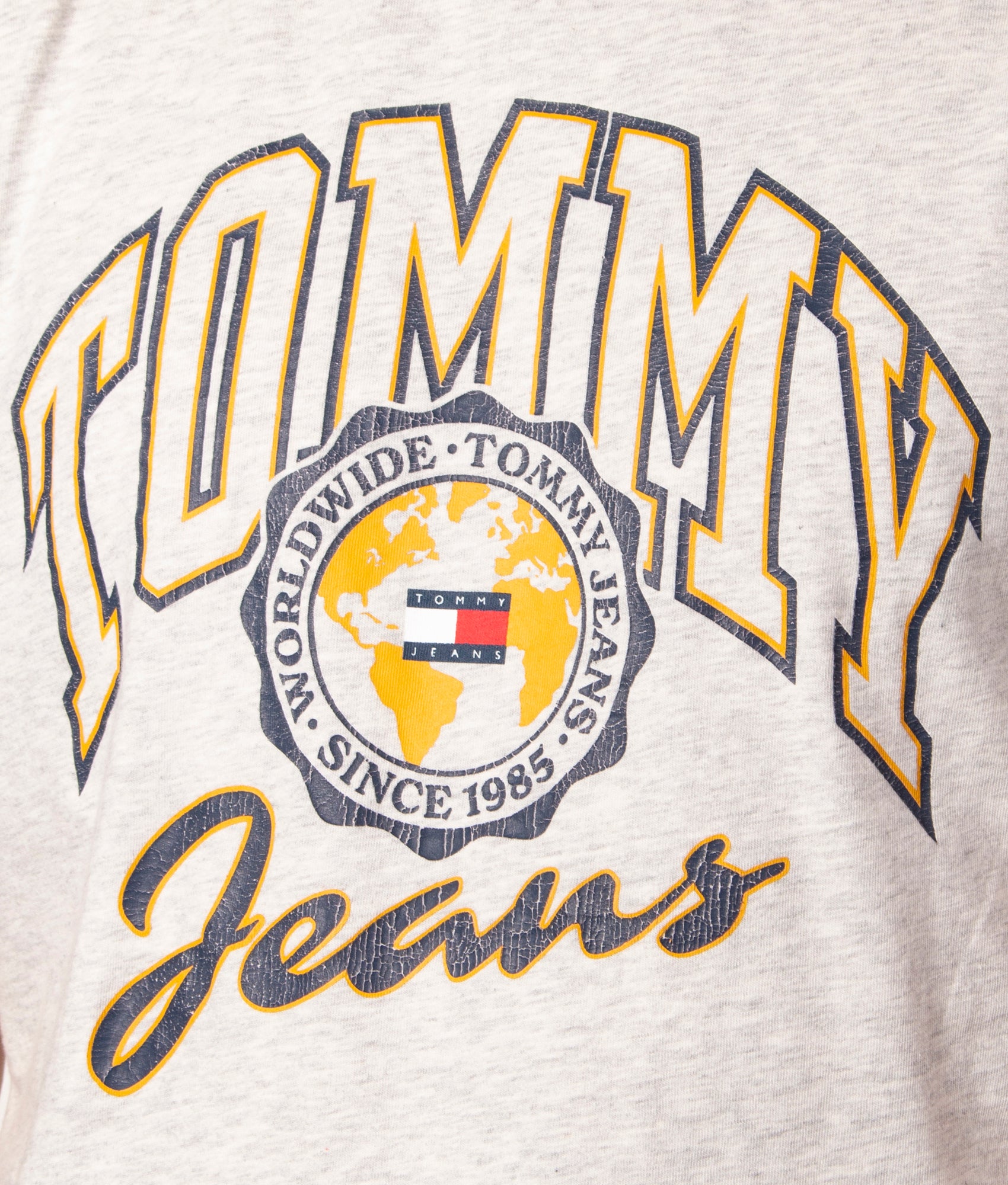 Bold-College-Graphic-Short-Sleeve-T-Shirt-Silver-Grey-Heather-Tommy-Jeans-EQVVS