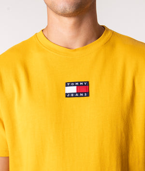Tommy-Badge-T-Shirt-Twilight-Prairie-Yellow-Tommy-Jeans-EQVVS
