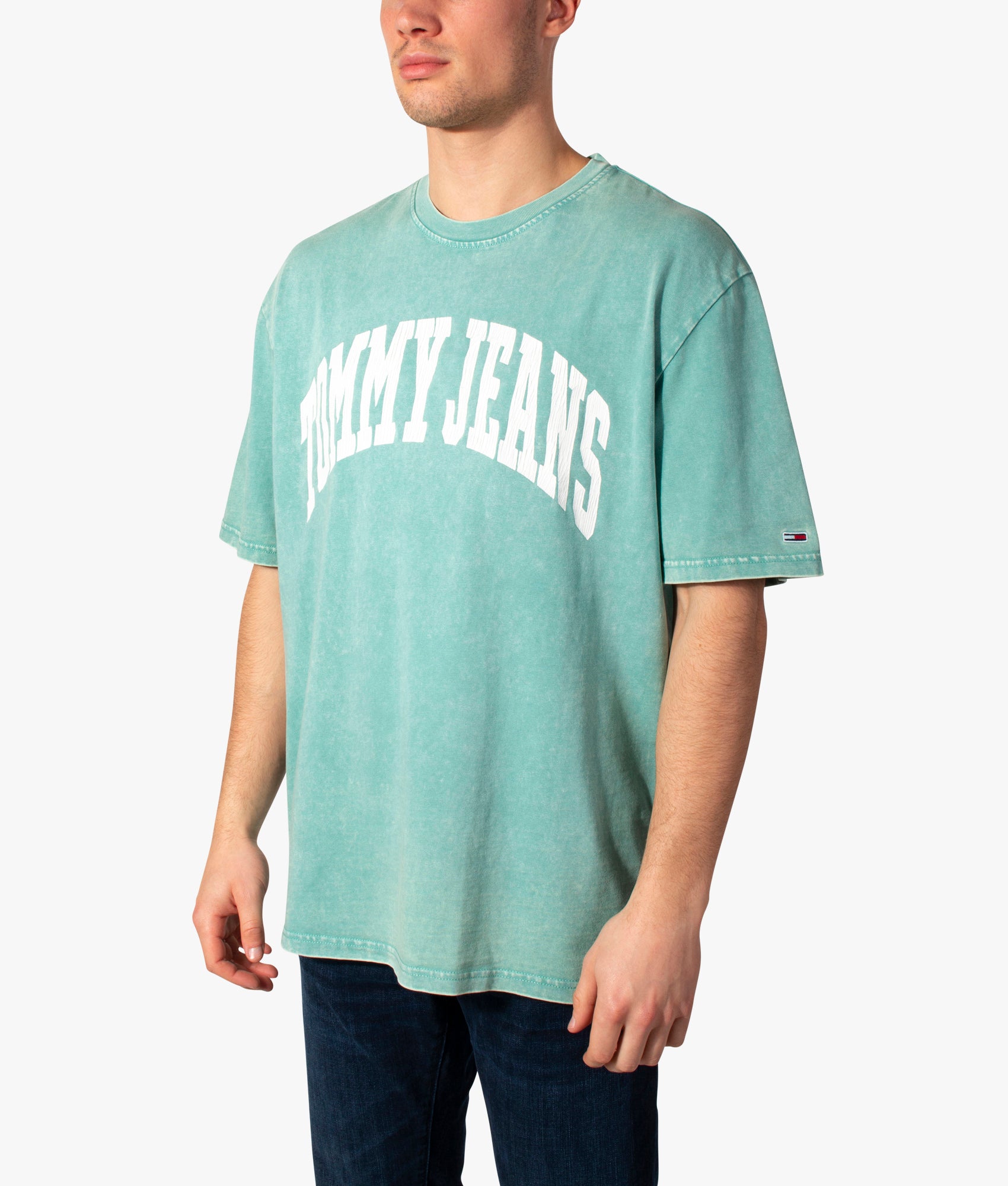Tommy-Collegiate-Short-Sleeve-T-Shirt-Crest-Tommy-Jeans-EQVVS
