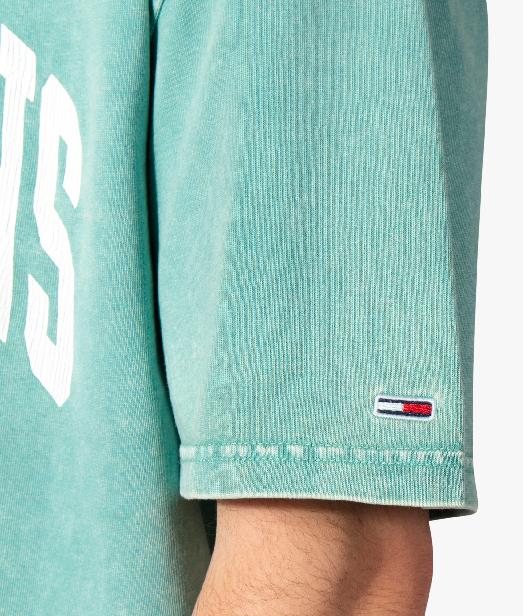 Tommy-Collegiate-Short-Sleeve-T-Shirt-Crest-Tommy-Jeans-EQVVS