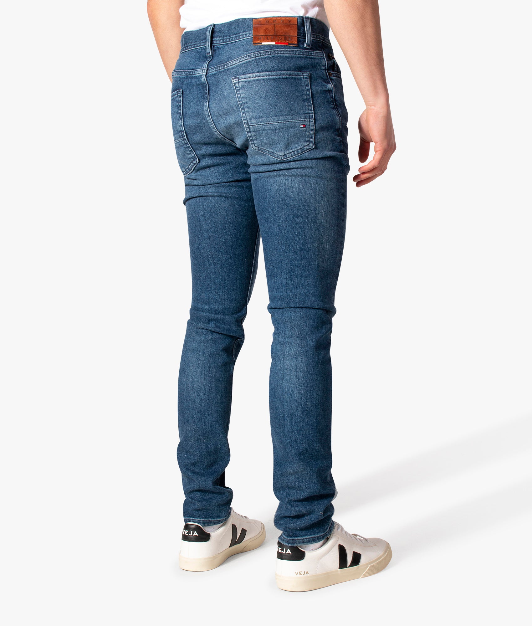 Bleecker-Slim-Fit-Faded-Jeans-Cedar-Indigo-Tommy-Hilfiger-EQVVS