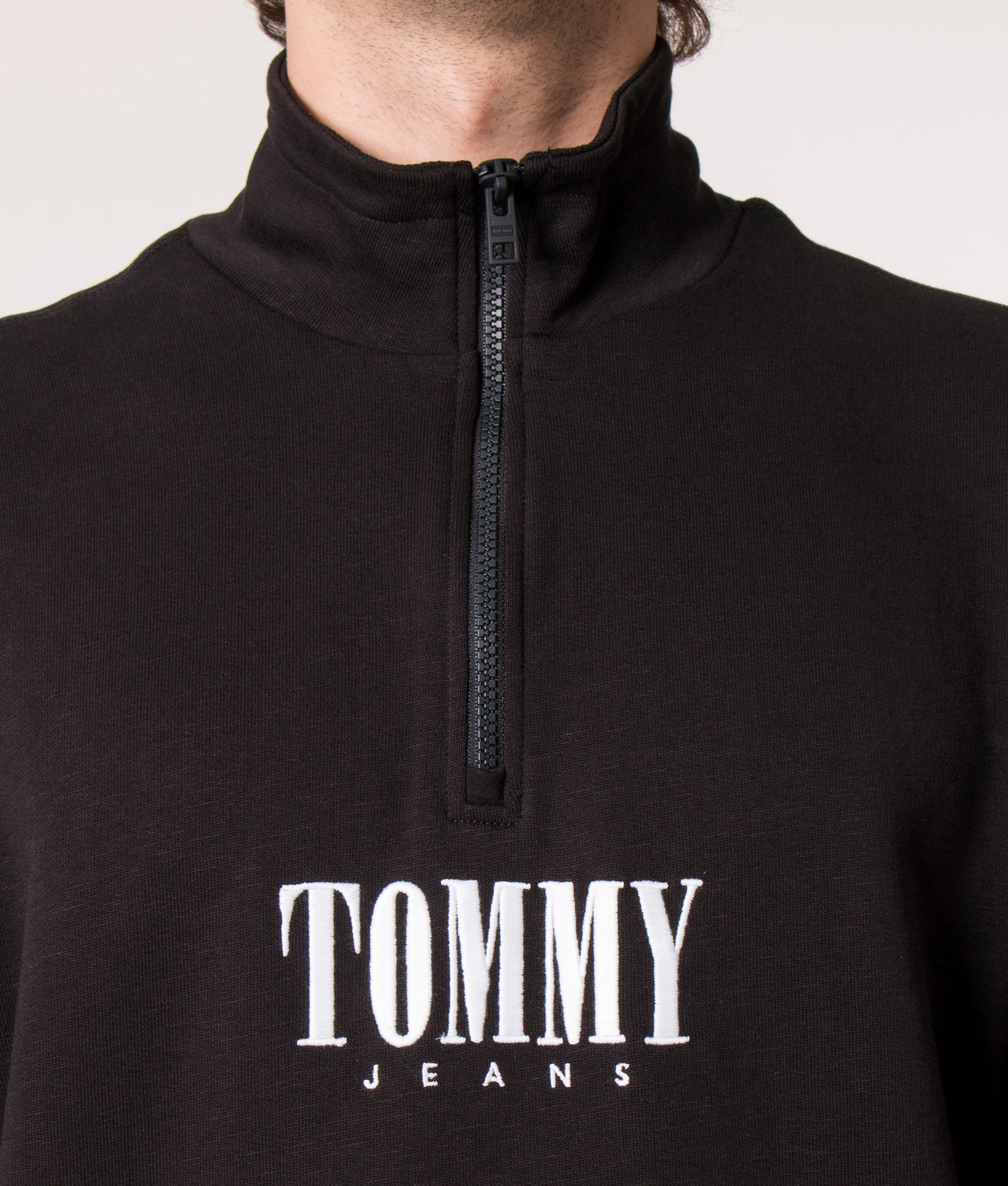 Relaxed-Fit-Quarter-Zip-Authentic-Sweatshirt-Silver-Black-Tommy-Jeans-EQVVS