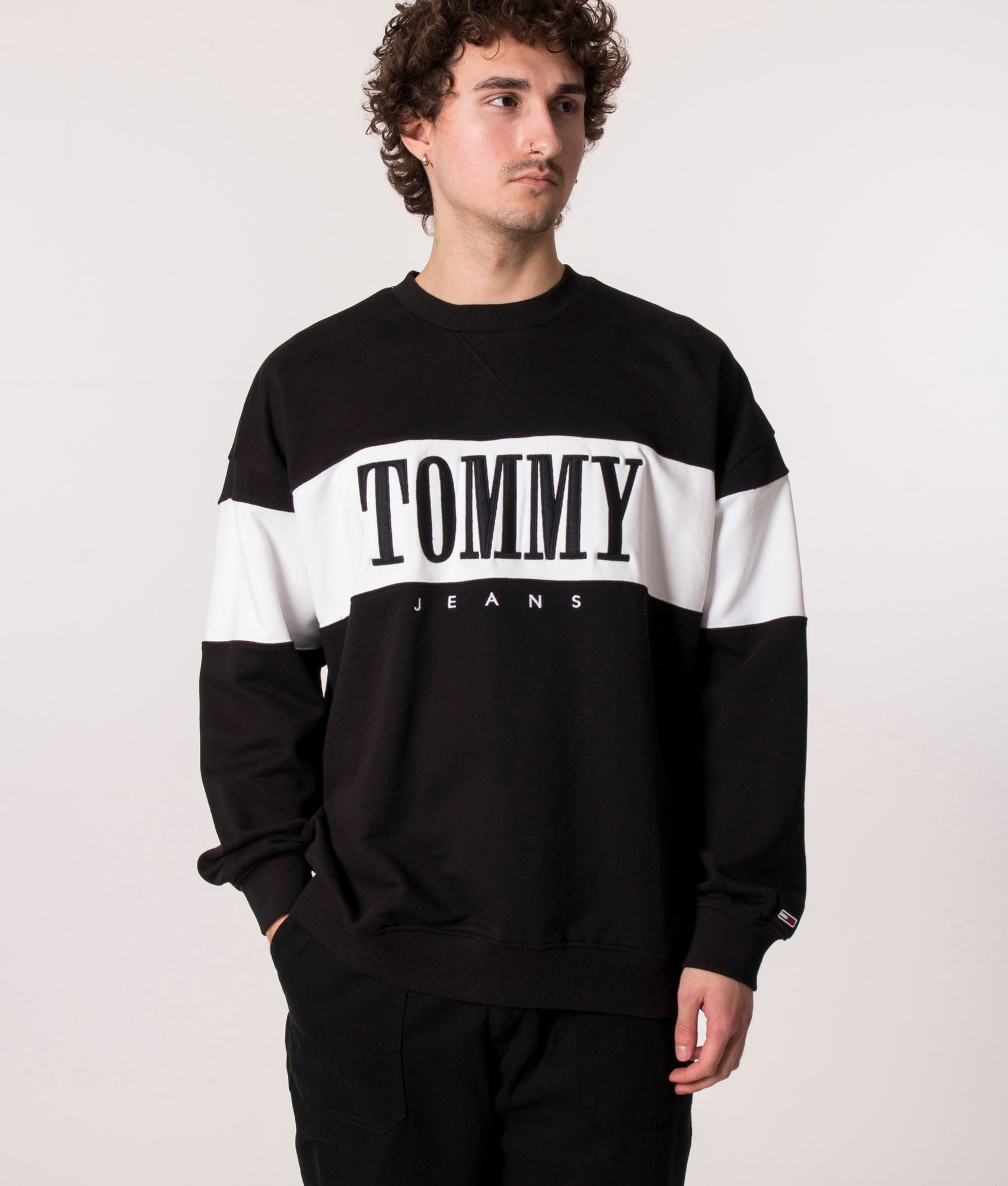 Authentic-Colour-Blocked-Sweatshirt-Black-Tommy-Jeans-EQVVS