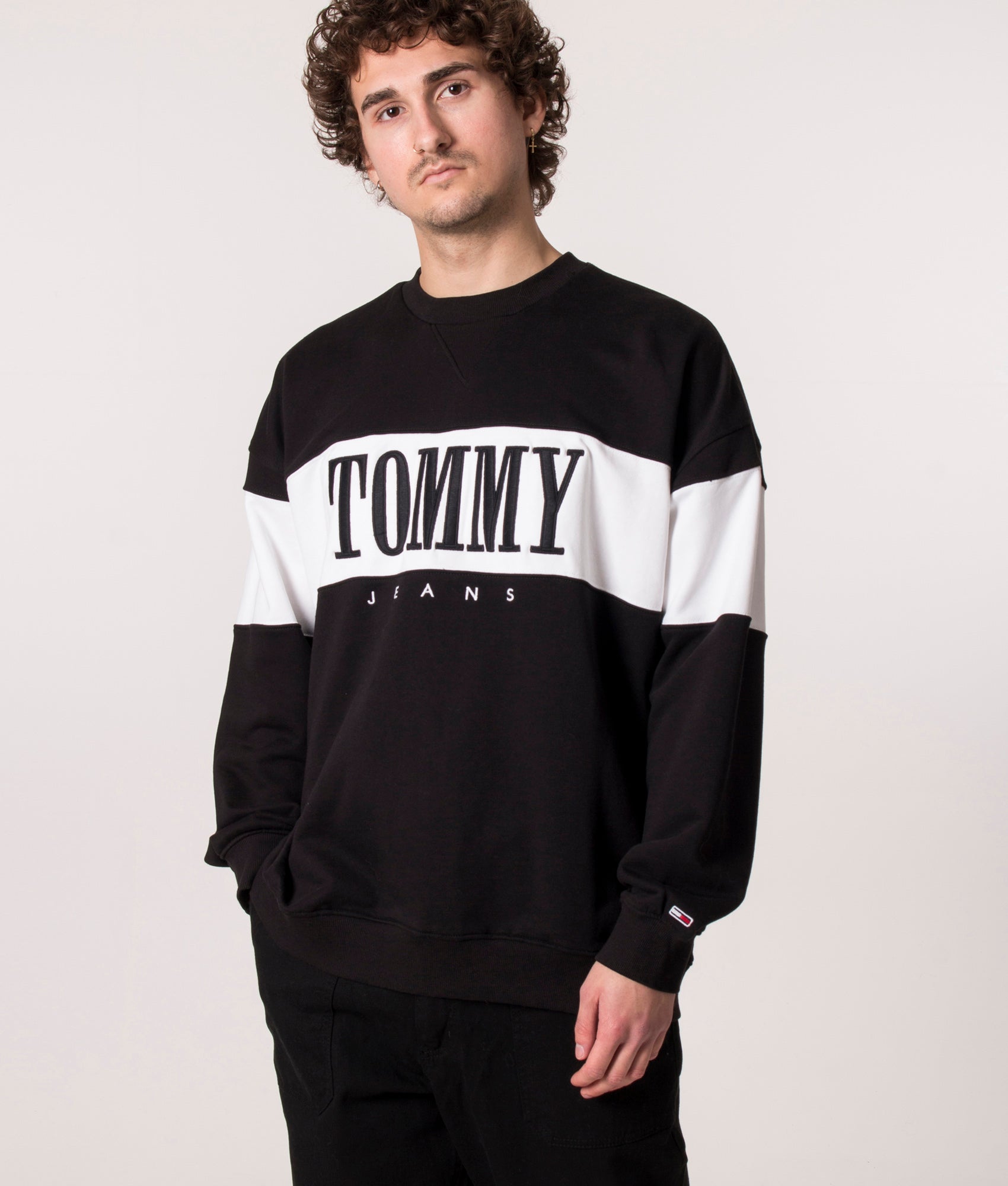 Authentic-Colour-Blocked-Sweatshirt-Black-Tommy-Jeans-EQVVS