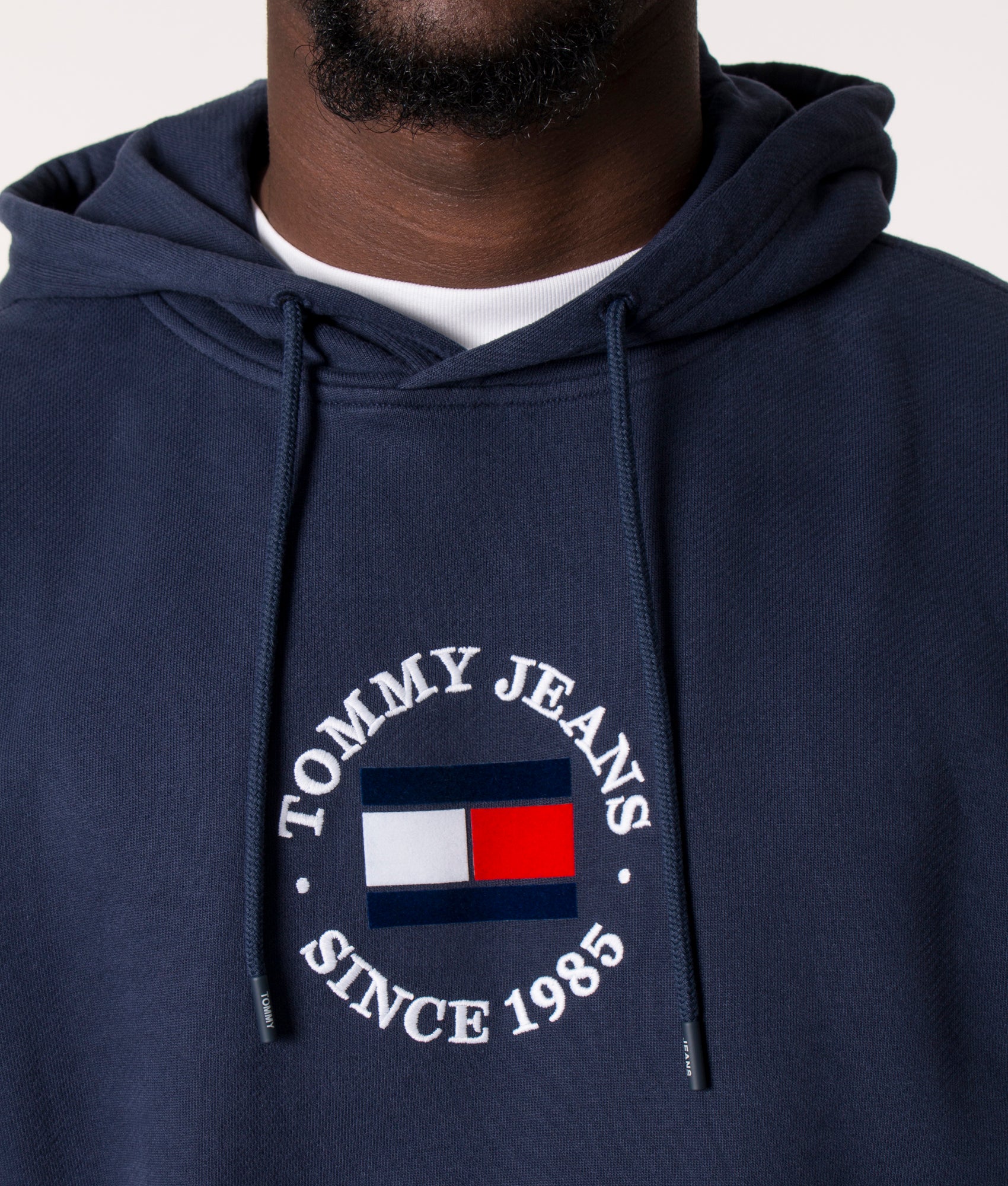 Relaxed-Fit-Timeless-Tommy-Hoodie-Twilight-Navy-Tommy-Jeans-EQVVS